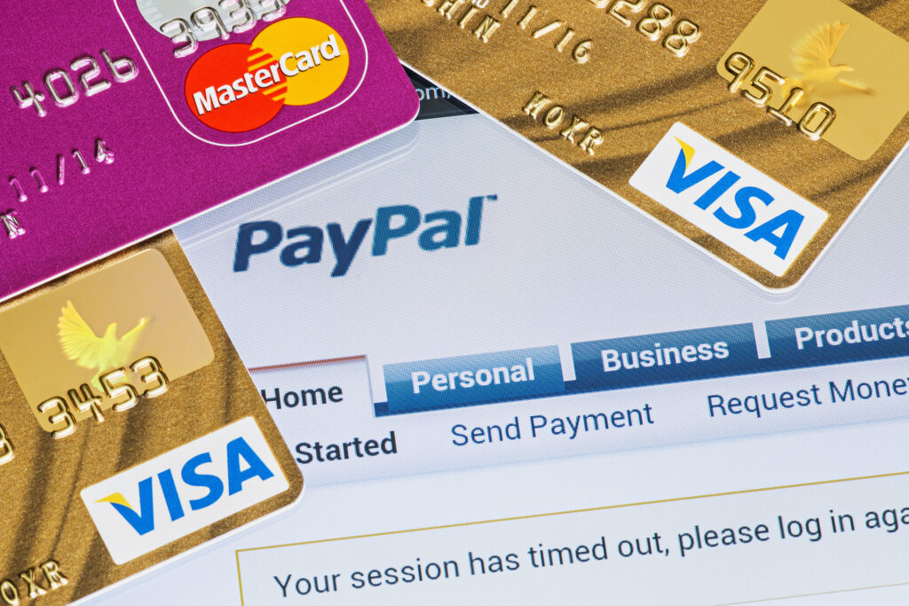 Poți ajunge victima tranzacțiilor ilegale! Românii care folosesc PayPal sunt direct vizați