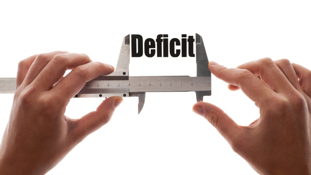 Risc macroeconomic pentru România. Deficitul bugetar structural e la peste 5,5% din PIB