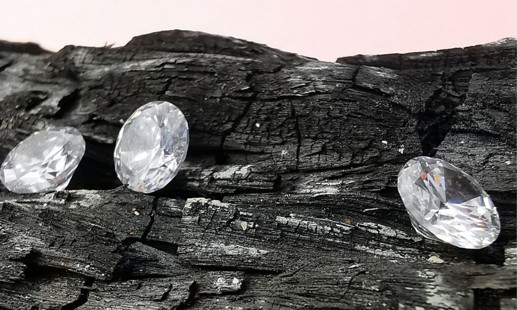 Diamantele: Descoperă potențialul investițiilor în pietre prețioase