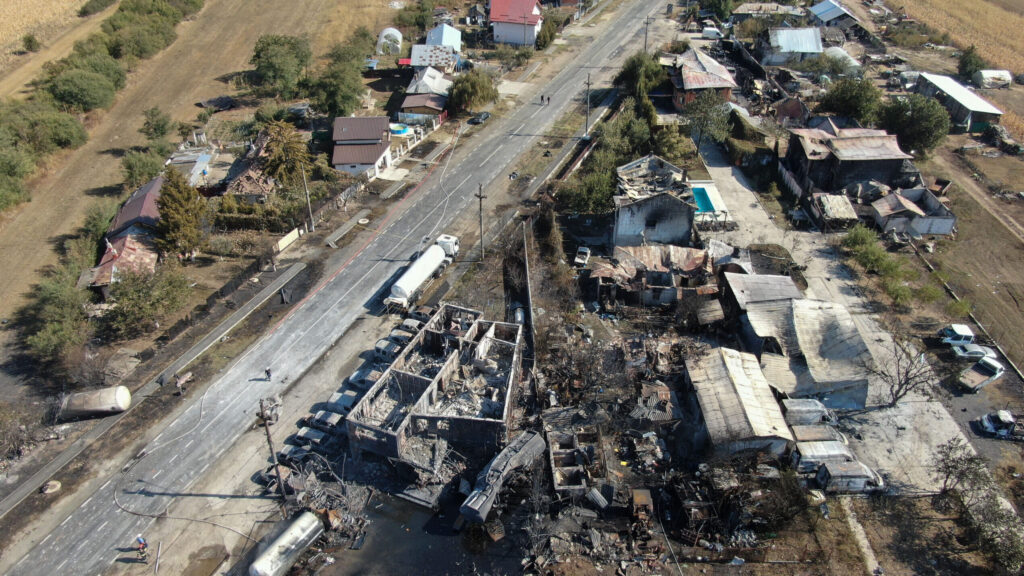 Şedinţă de Guvern: Familiile afectate de exploziile din Crevedia vor primi bani de la stat