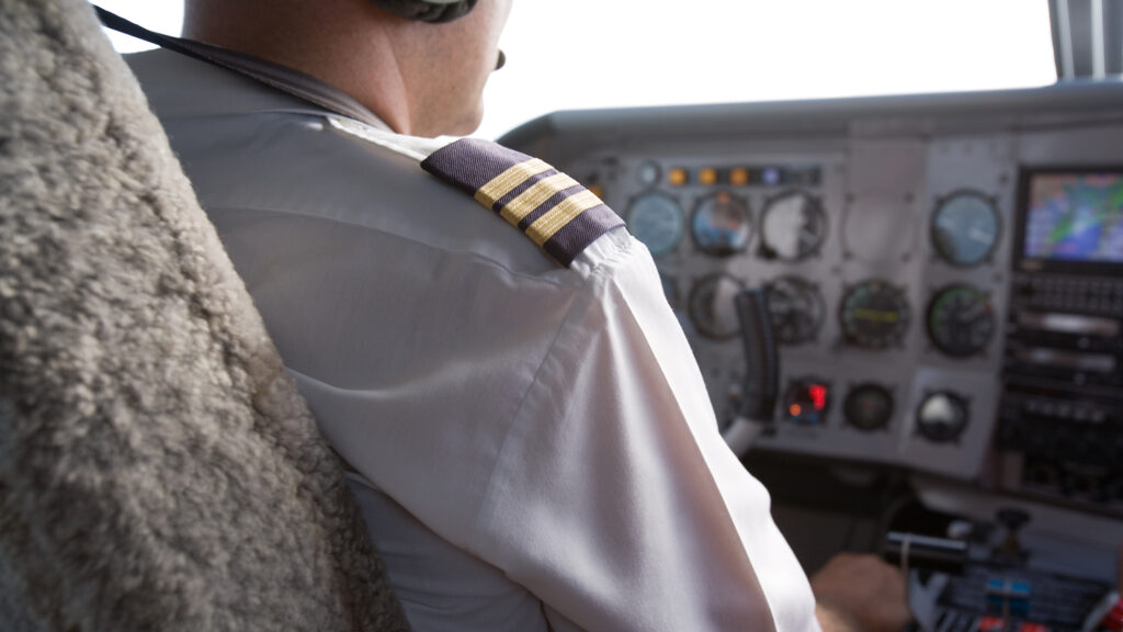 Date îngrijorătoare în industria aeronautică: Trei din patru piloți au ațipit în timpul zborului