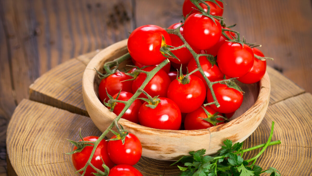 Vom mânca roșii modificate genetic! Oamenii de știință au cultivat „roșii spațiale”