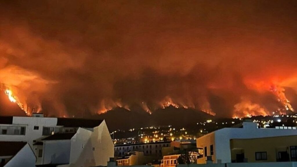 Incendiu de vegetație în Tenerife. Zeci de mii de persoane au fost evacuate