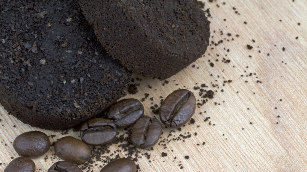Descoperirea momentului despre zațul de cafea! Este uimitor ce au aflat