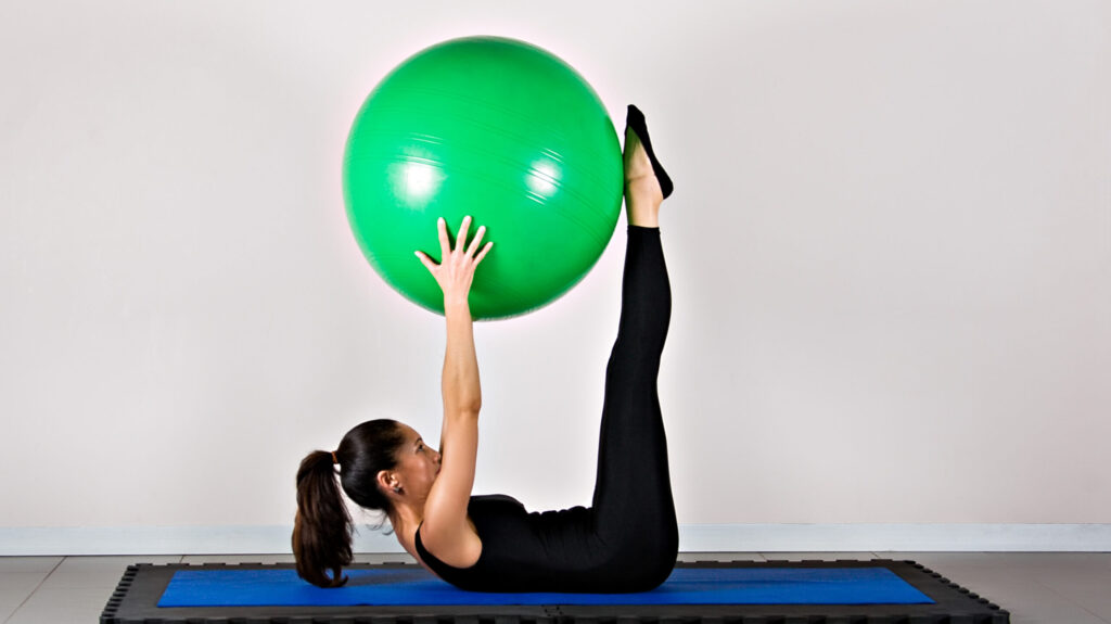 Această rutină Pilates vă va întări echilibrul și mobilitatea. Care sunt cele mai importante mișcări