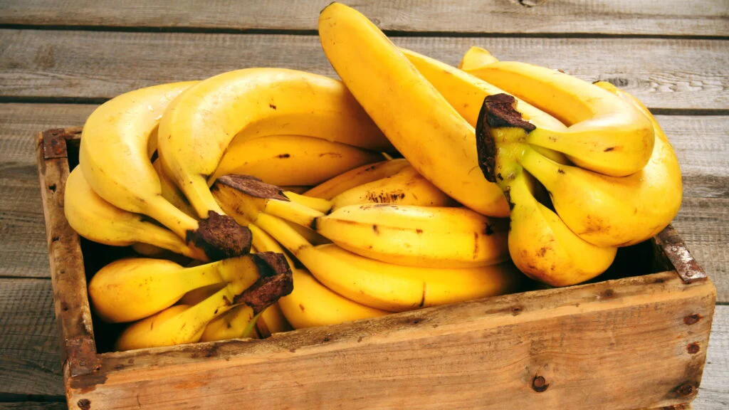 Adevărul despre banane. Ce se întămplă în organism dacă le mâncăm pe stomacul gol
