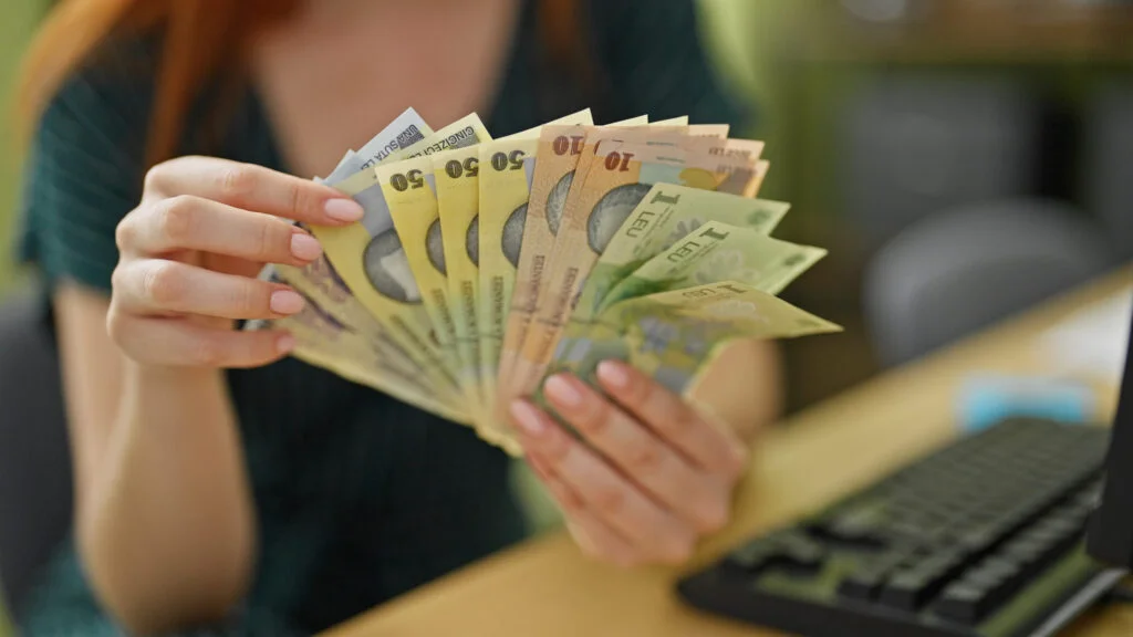 UPDATE Salarii în România. Ce se întâmplă cu banii românilor de la 1 noiembrie