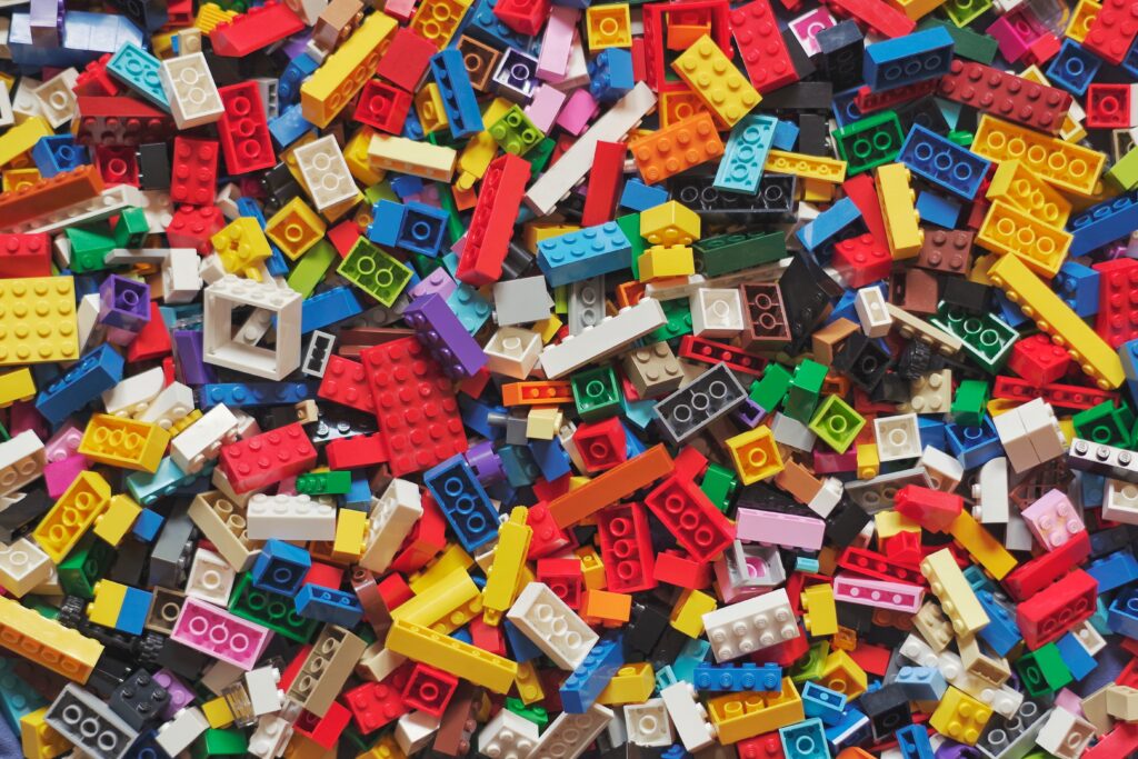 Despre Lego și mașini – Cum îmbină brand-ul pasiunea pentru bolizi cu dezvoltarea mentală?