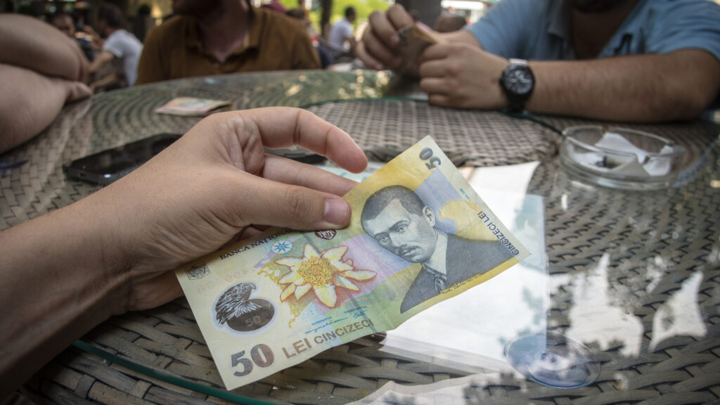 Interzis la banii cash în România?! Ce se întâmplă cu numerarul: Nu este gratuit
