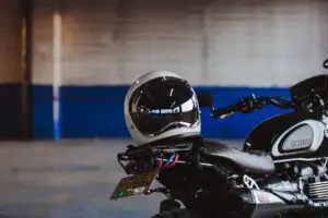 Întrebări frecvente despre căștile moto