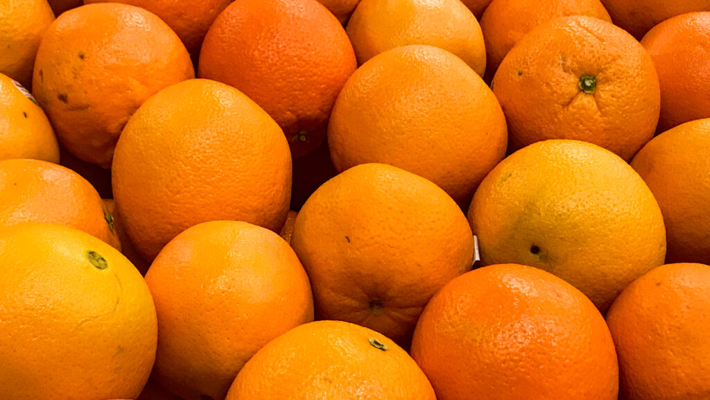 Adevărul despre sucul de portocale. Este sau nu recomandat să-l bei dacă eşti răcit
