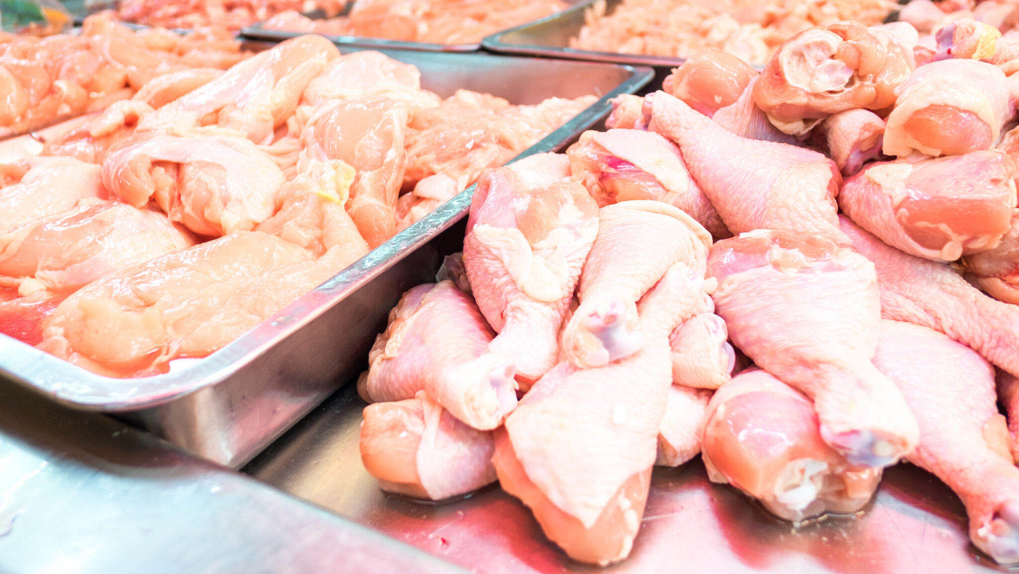 Изделия мяса птицы. Мясо птицы «птицефабрика Ахтубинская».. Курица мясо. Производители куриного мяса. Рынок мяса птицы.