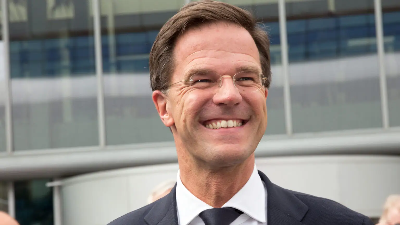 Mark Ruttte Mark Rutte cere soluții: Încetaţi să vă plângeţi! NATO va creşte ...