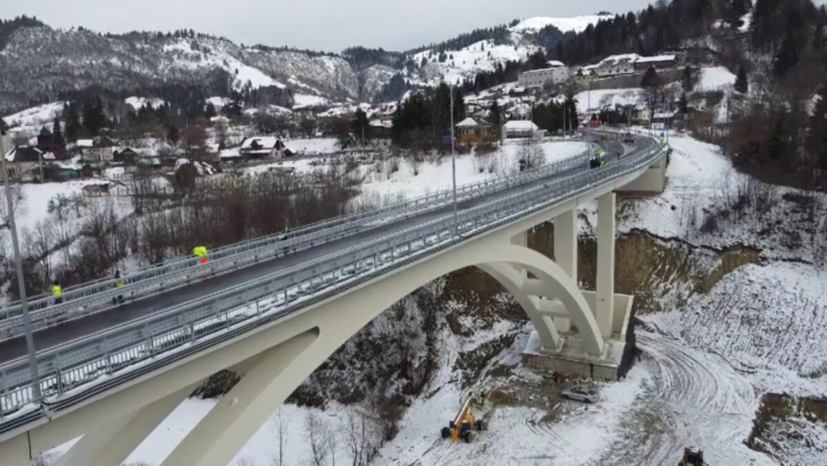 Podul Dâmboviţei, cel mai lung pod în arc din România, a fost deschis circulației