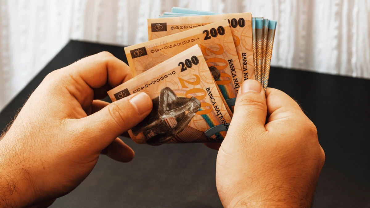 Decizia finală privind banii cash! Ce limite se pun la numerar în România (DOCUMENT)