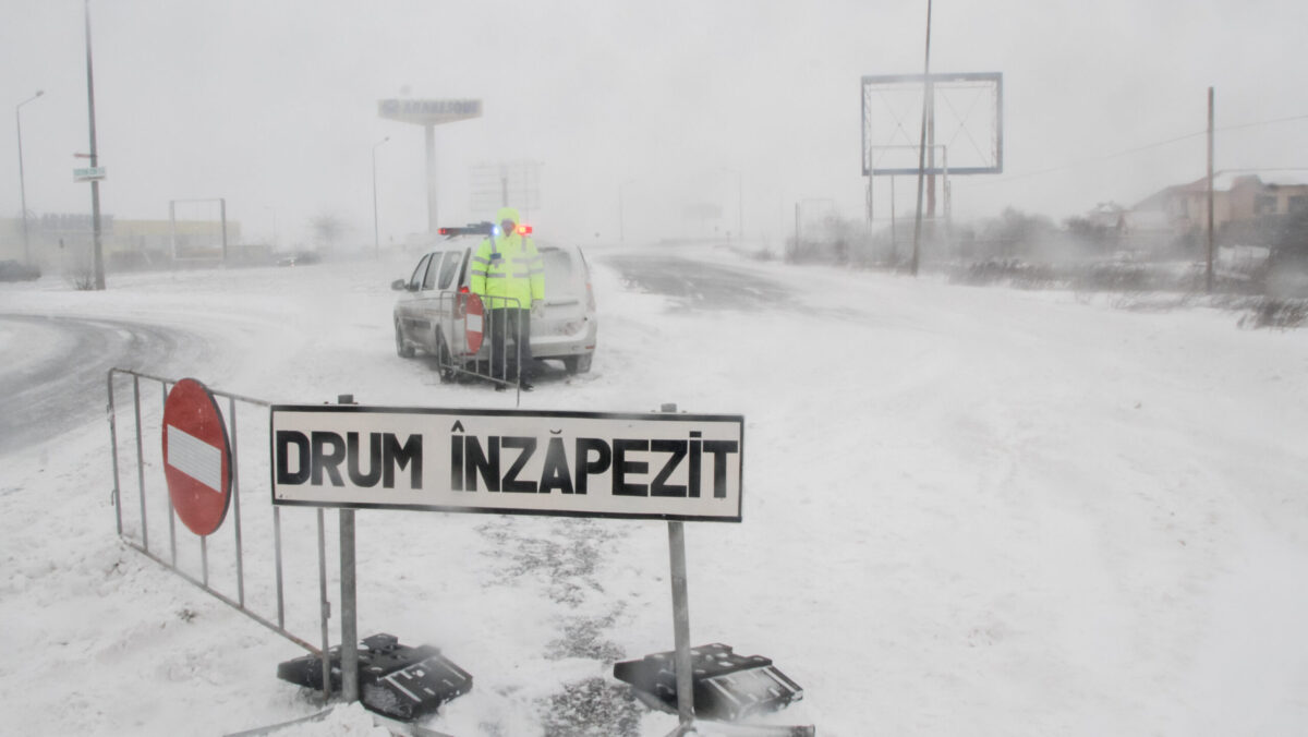 Centrul Infotrafic: 43 de tronsoane de drumuri naționale sunt închise