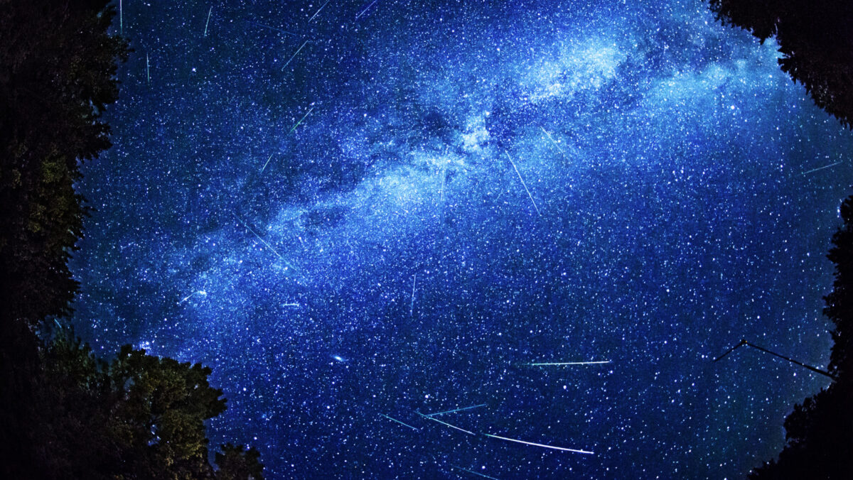 Spectacolul cosmic al anului. Ploaia de meteori Geminide se vede cu ochiul liber și în România
