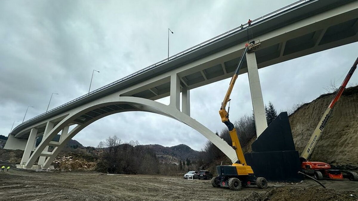 Se construieşte un nou pod în România. Nicolae Ciucă: Un proiect românesc, constructorul e român