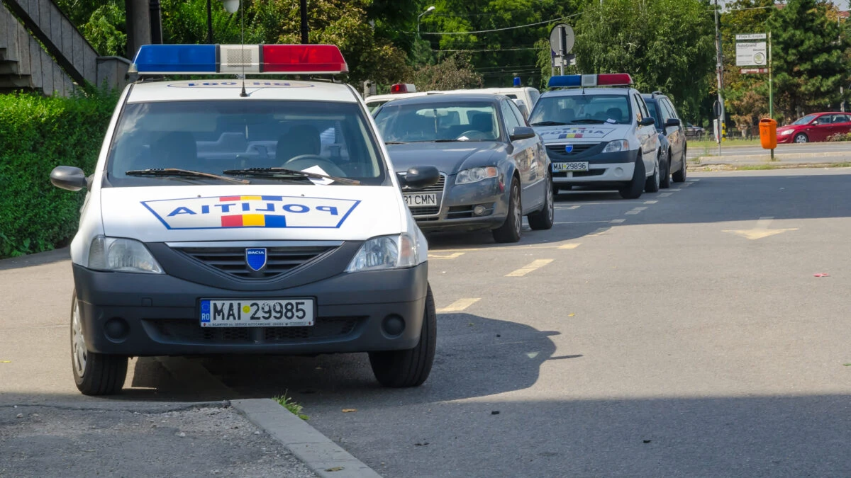 Este obligatoriu pentru polițiștii din România. E lege în toată țara