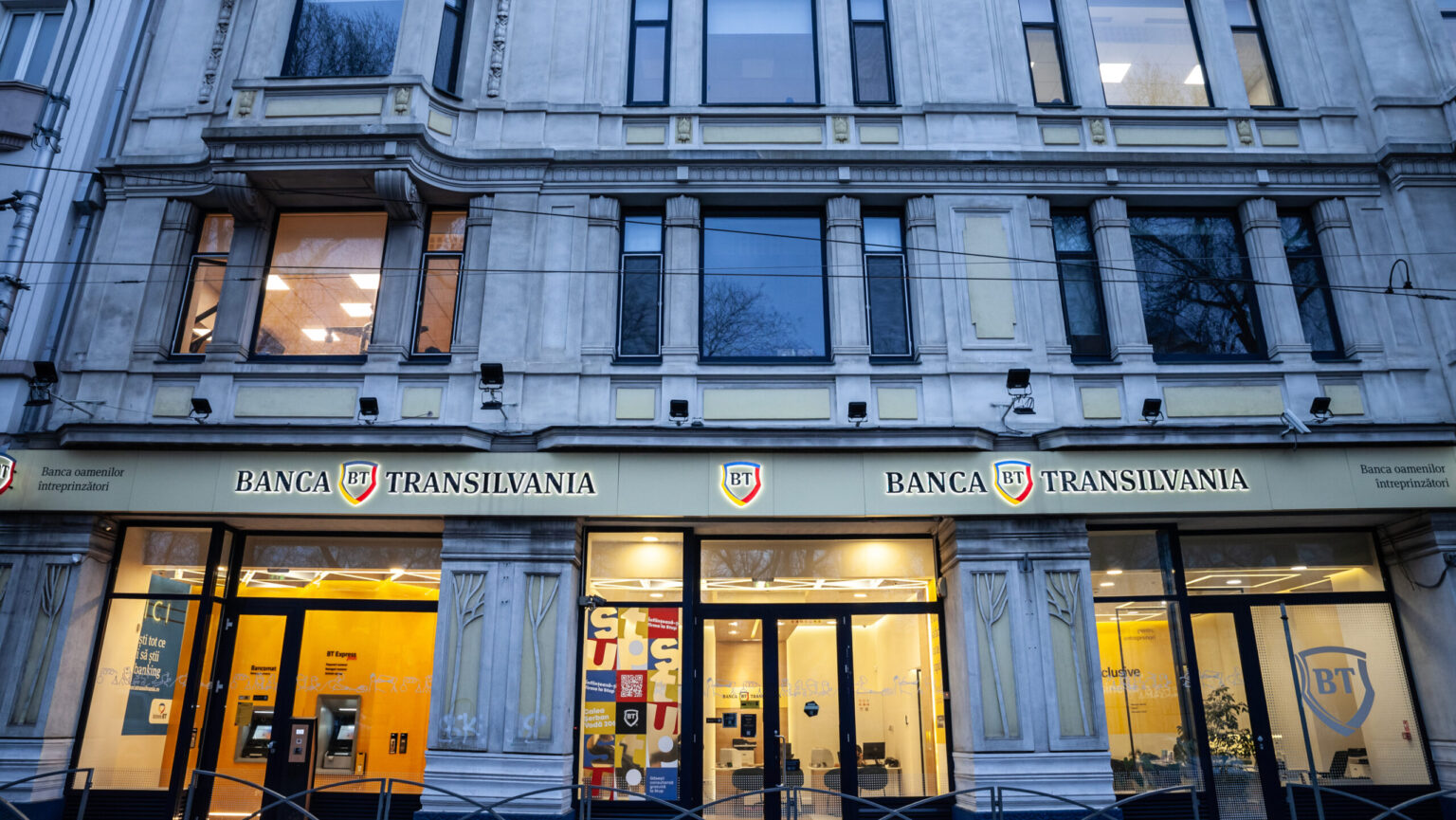 Dispare o mare bancă din România! Banca Transilvania ar urma să o cumpere