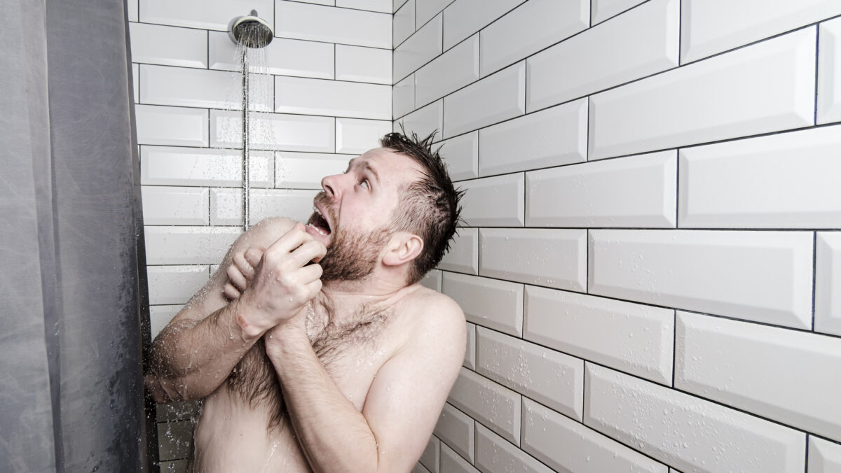 Adevărul despre dușul cu apă rece. Ce beneficii are pentru sănătate