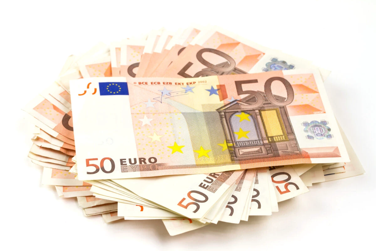 Se dau câte 1.000 de euro pe lună! Veste bună pentru cei care au peste 80 de ani