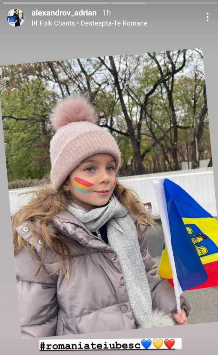 Eva Maria, fiica Elenei Udrea, steagul României, 1 decembrie