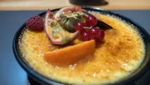 Impresionați-vă musafirii cu acest desert delicios. Conține doar trei ingrediente