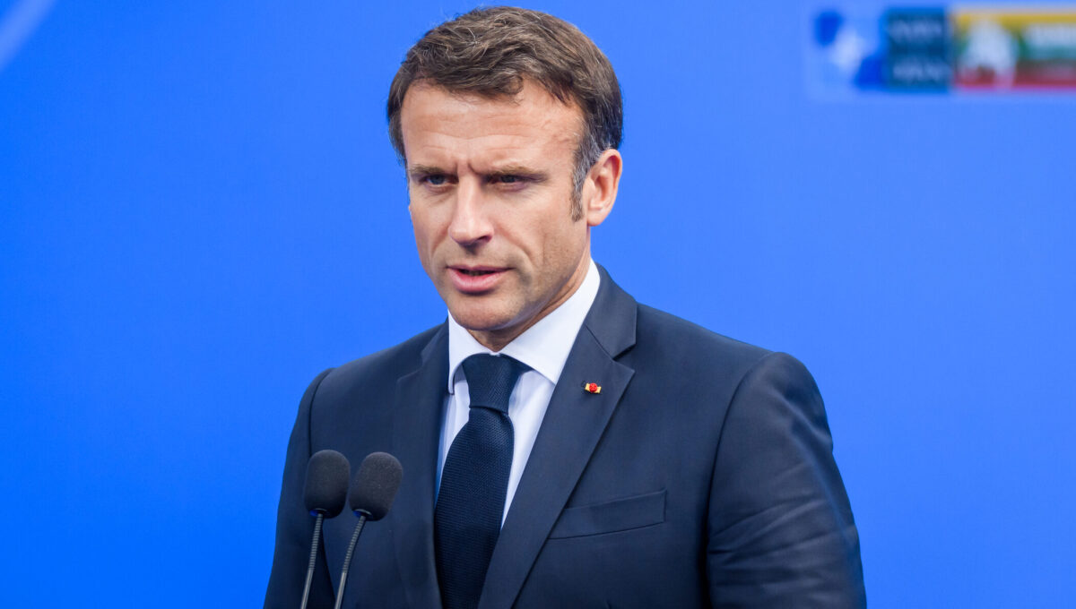 Emmanuel Macron a acceptat demisia Guvernului Attal