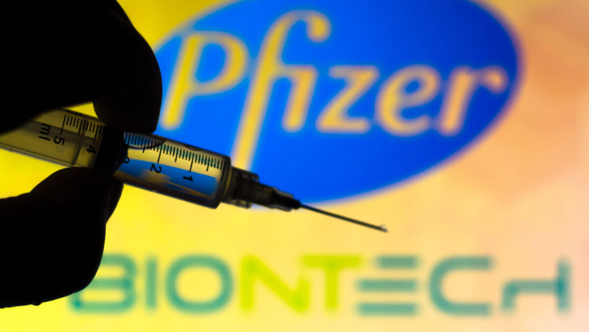În timp ce dă România în judecată, Pfizer dă în SUA 93 de milioane de dolari pentru că a încălcat legile de concurență