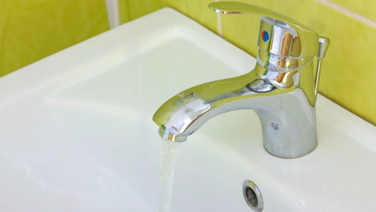 NU mai beți apa de la robinet! Alertă chiar acum în România. Unde s-a interzis