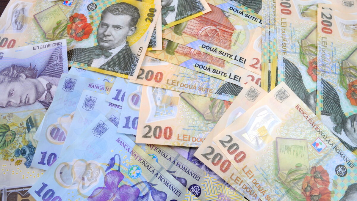 Scad ratele românilor la bănci. IRCC are o tendință descrescătoare