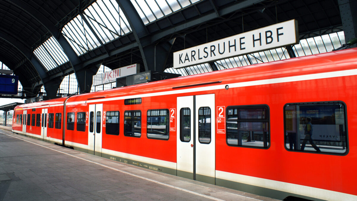 Nemții de la Deutsche Bahn vor să vândă divizia DB Schenker, care e prezentă și în România. Ce sumă ar putea lua pe ea