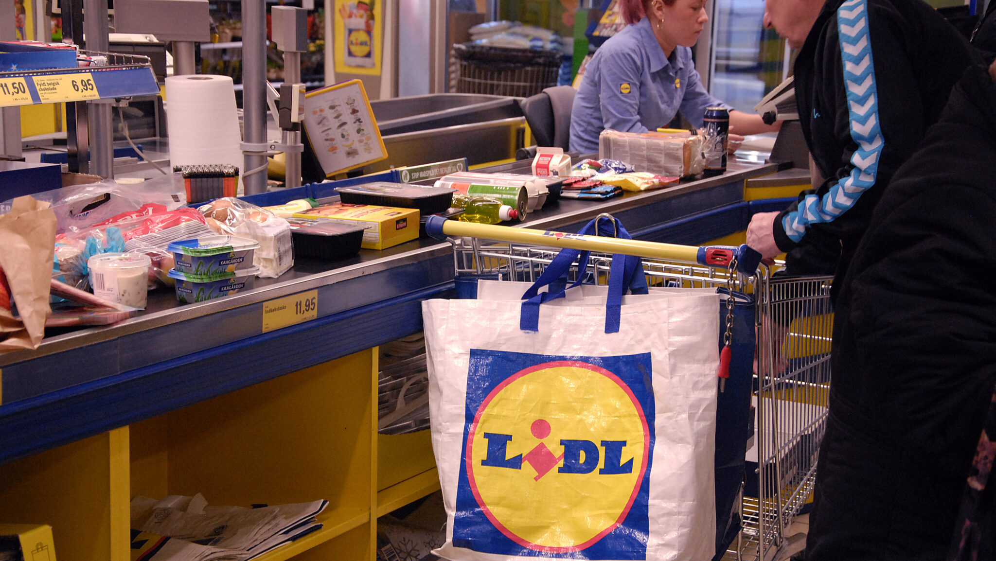 Probleme la Lidl. Toţi românii consumă aceste produse