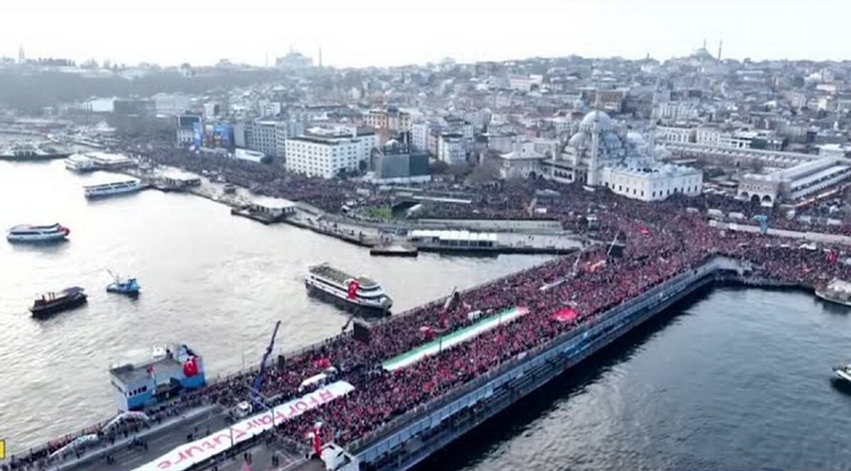 Miting uriaş de 1 ianuarie la Istanbul, împotriva Israel şi PKK. Fiul lui Erdogan s-a adresat mulţimii