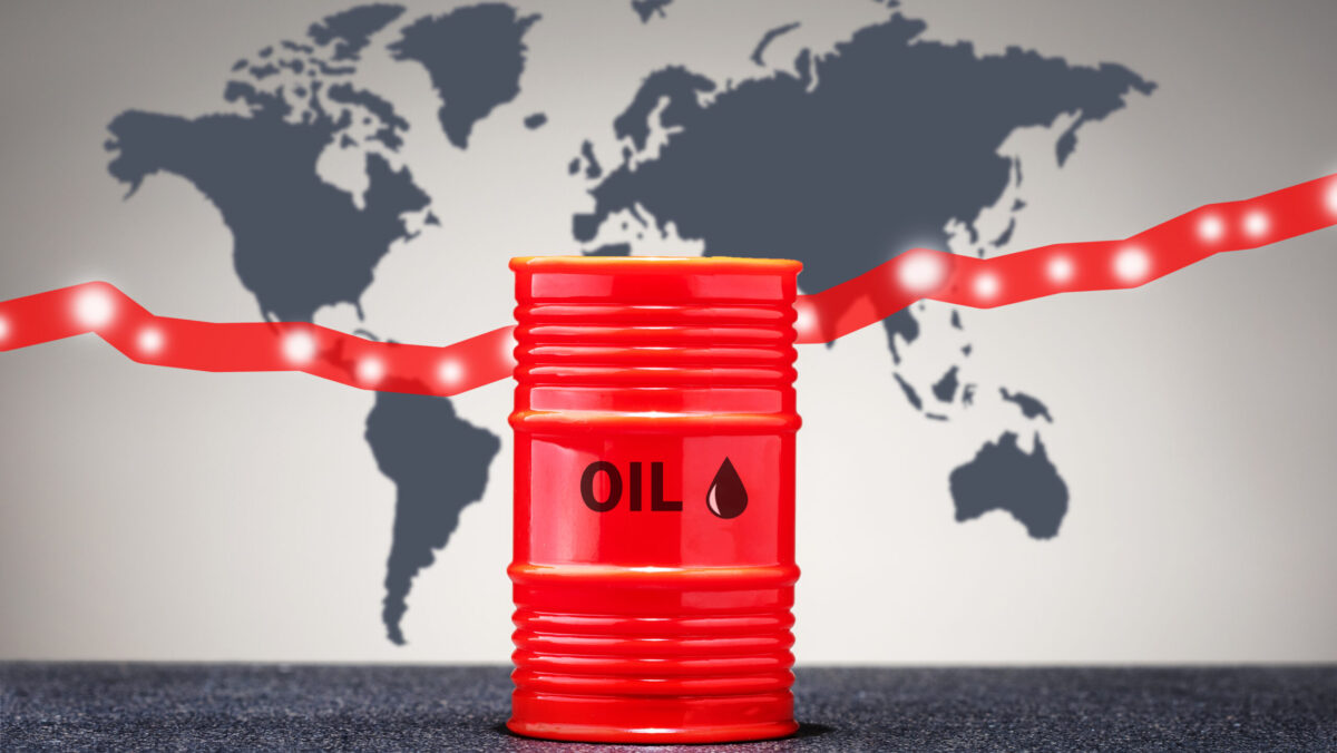 Prețul petrolului a explodat după ce SUA şi Regatul Unit au atacat Yemen