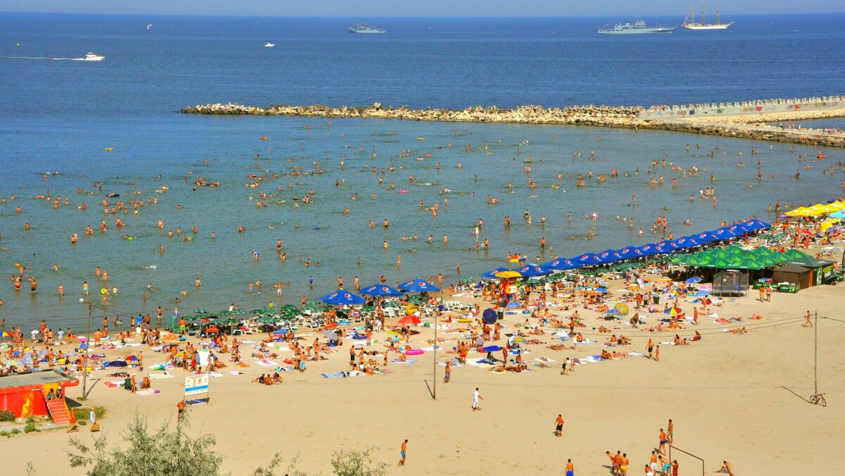 O nouă plajă apare pe litoralul românesc. Prețurile sunt foarte accesibile în zonă (VIDEO)