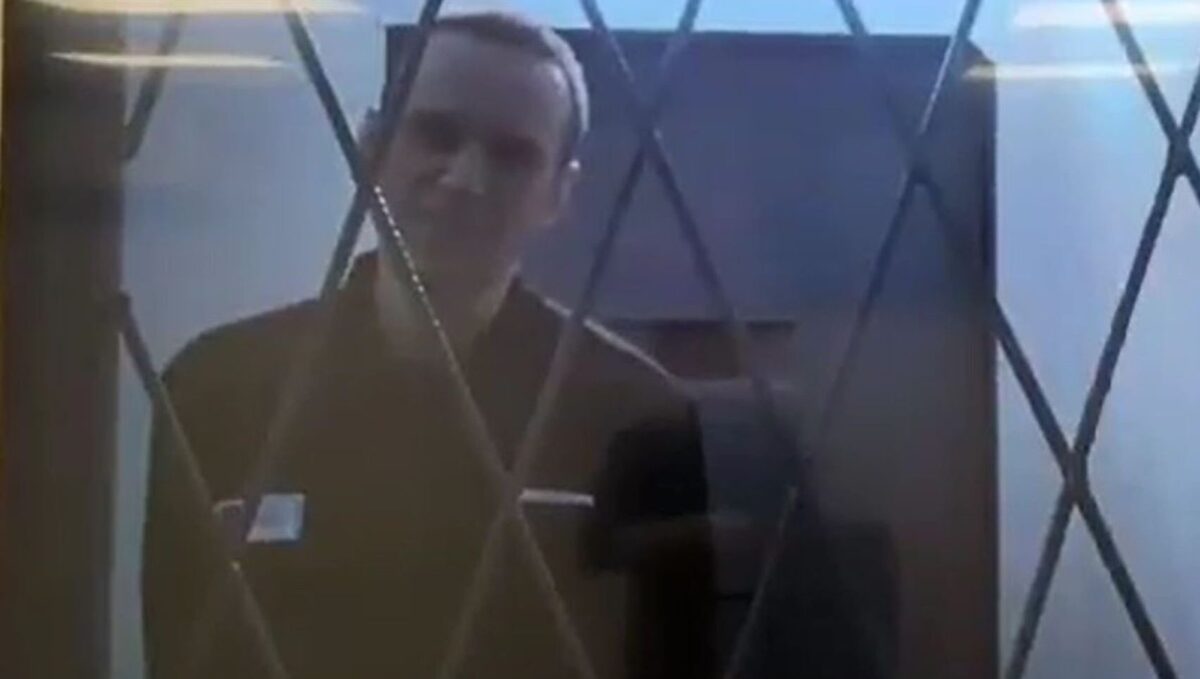 Scandal la morga unde este depus Aleksei Navalnîi. Mama acestuia nu are voie să intre