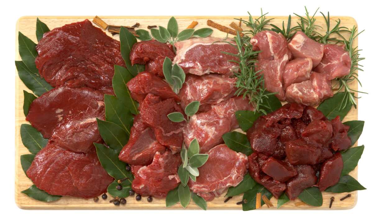 Carnea care nu se mai găsește în magazinele din România. Deliciul de care românii nu se pot bucura