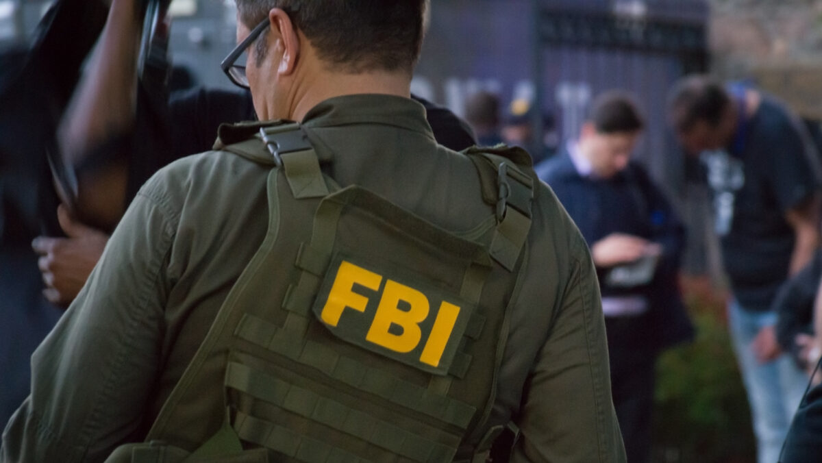 Șeful FBI a venit în România! Americanii avertizează: Amenințări mai grave ca oricând