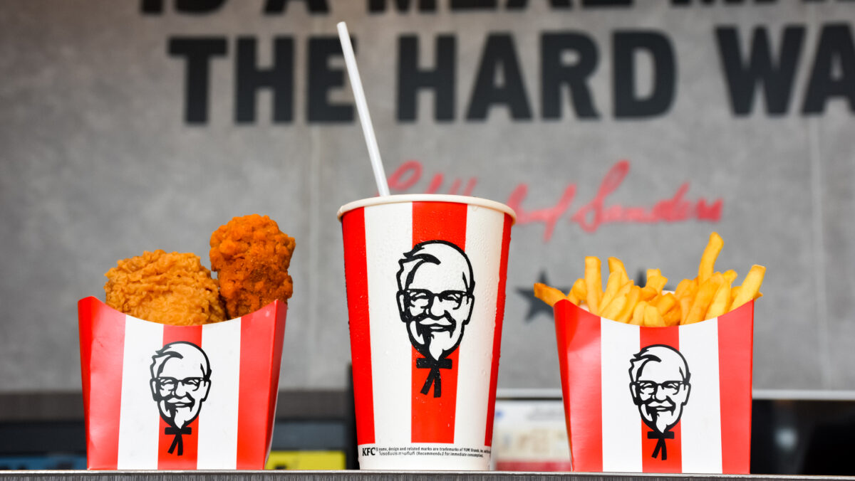 Bufetele KFC au dispărut. Fanii colonelului Sanders călătoresc prin America, sute de km, pentru a găsi unul