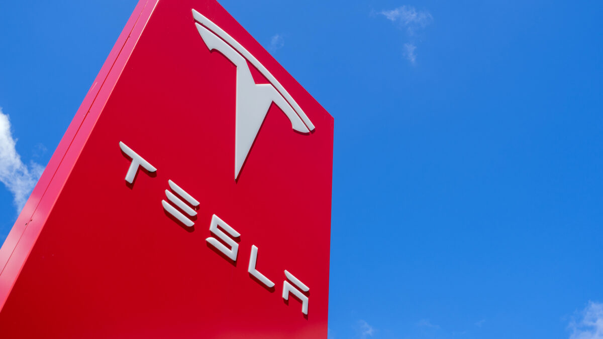 Rivala Tesla a lansat cea mai accesibilă mașină electrică. Are un preț sub 10.000 de euro