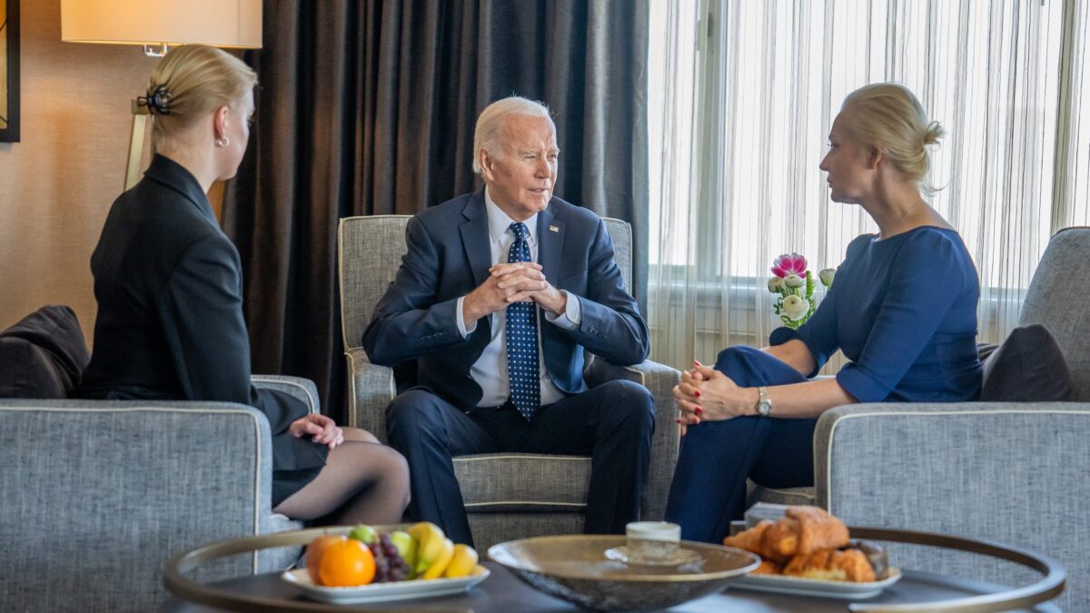 Joe Biden s-a întâlnit cu soția și fiica lui Aleksei Navalnîi: A fost un om de un curaj incredibil