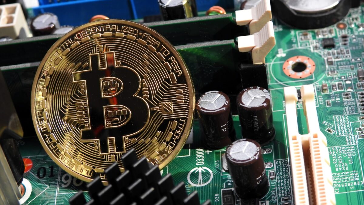 Bitcoin a ajuns la cea mai mare valoare din 2021 până în prezent