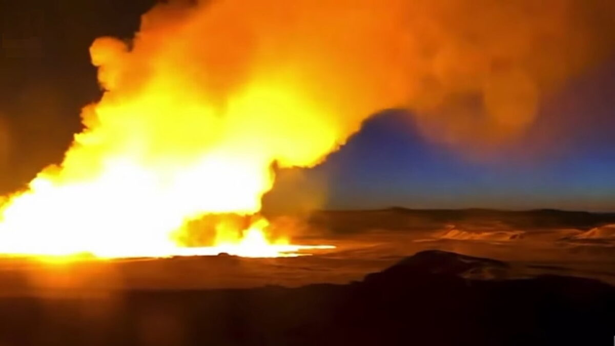 Erupție vulcanică spectaculoasă în Islanda. Imaginile care au făcut înconjurul planetei (VIDEO)