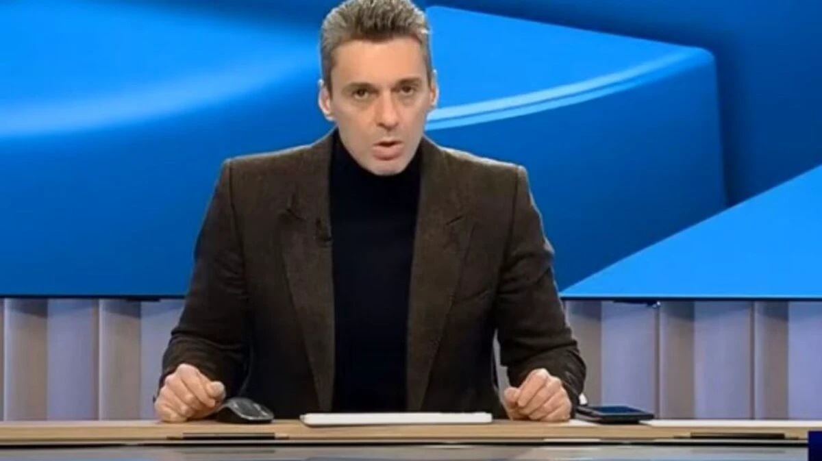 Mircea Badea a anunțat în direct. Ce se întâmplă cu emisiunea „În gura presei” de la Antena 3