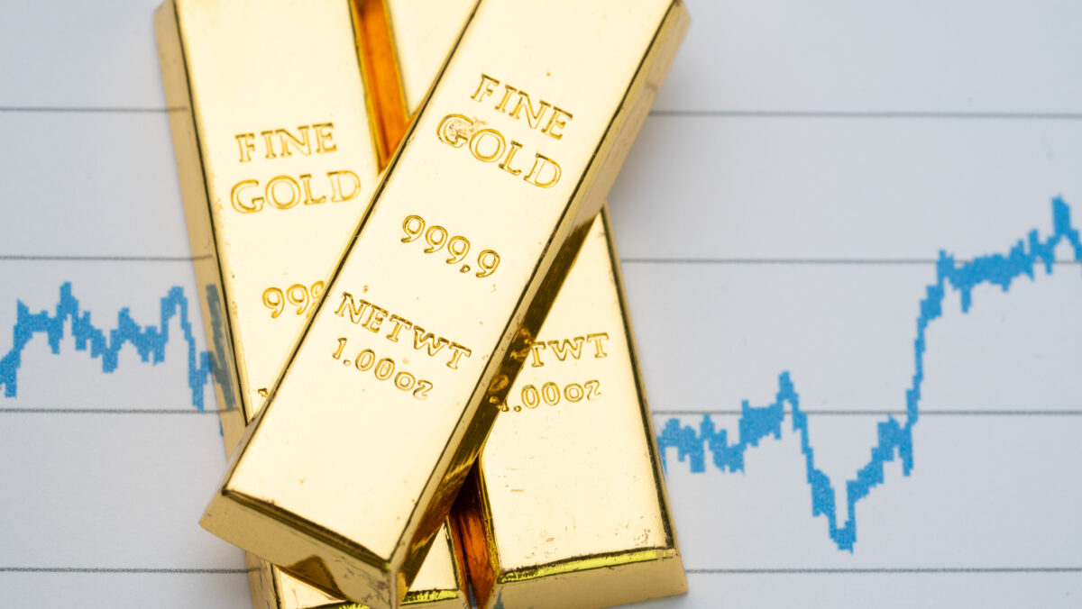 Prețul aurului a atins un nivel record! Contextul economic este din ce în ce mai favorabil ca metalul galben să atingă noi maxime