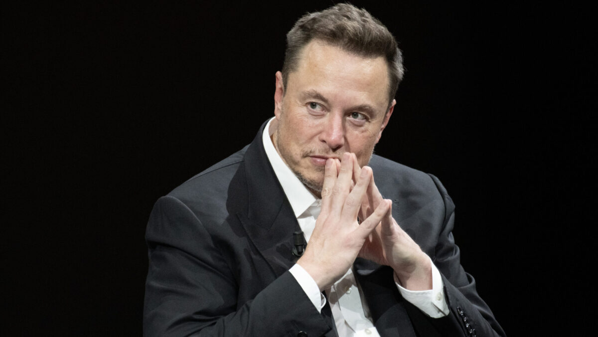 Elon Musk a dat în judecată dezvoltatorul ChatGPT. Ce acuzații aduce
