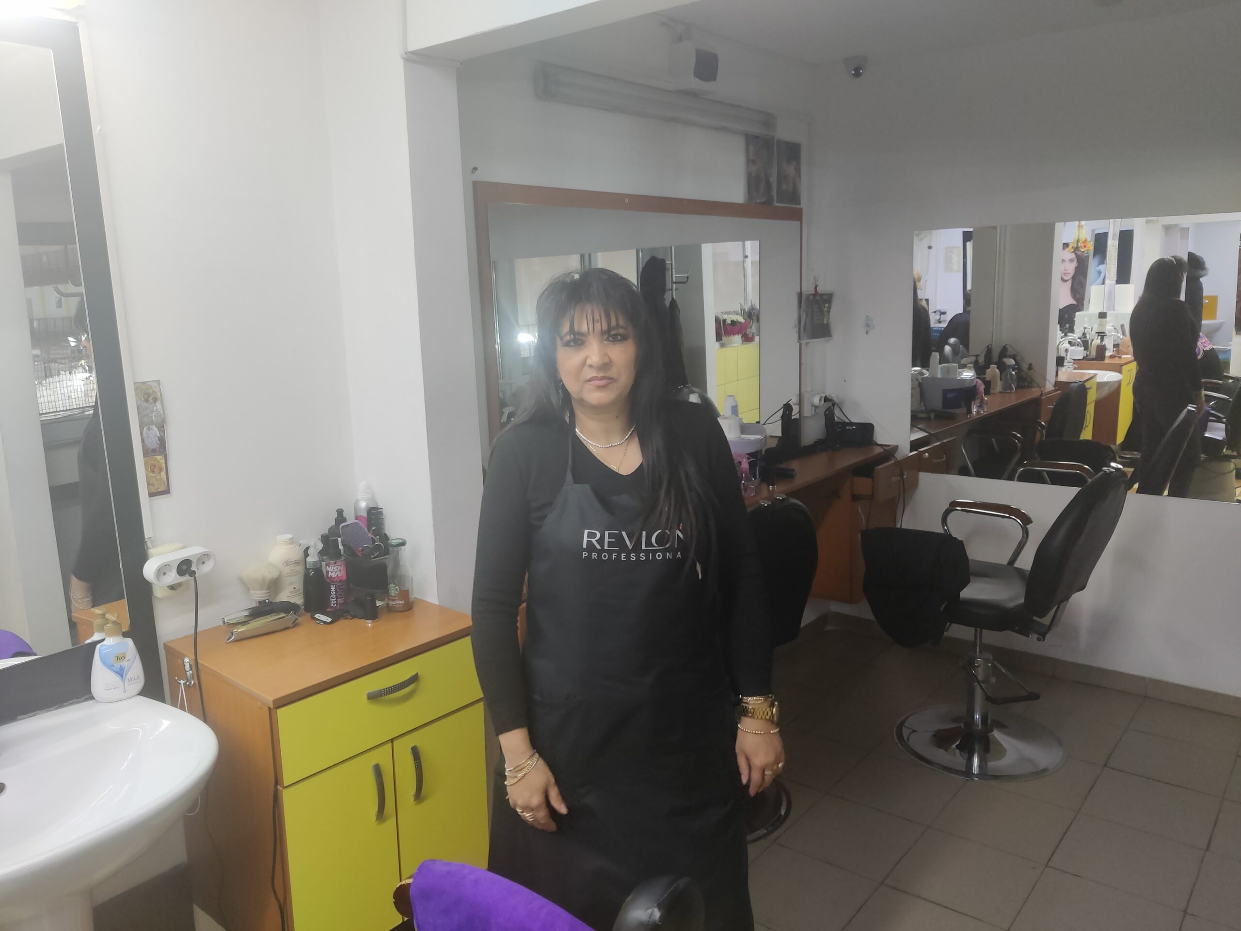 Maricele Bîrlă a deschis prima sa frizerie în 1996