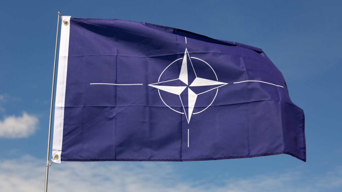 NATO condamnă atacul Iranului. Îndeamnă la reţinere